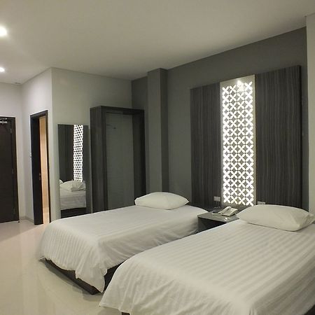 Studio Inn And Suites Semarang Dış mekan fotoğraf
