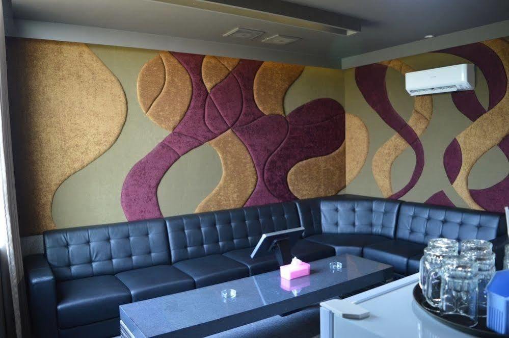 Studio Inn And Suites Semarang Dış mekan fotoğraf