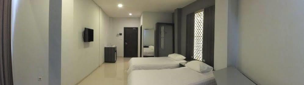 Studio Inn And Suites Semarang Dış mekan fotoğraf