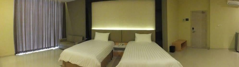 Studio Inn And Suites Semarang Dış mekan fotoğraf
