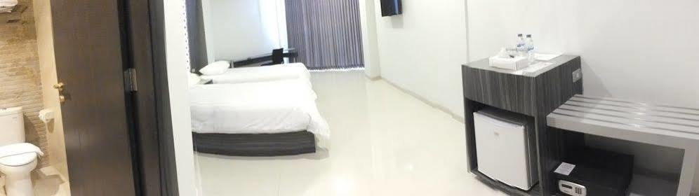 Studio Inn And Suites Semarang Dış mekan fotoğraf